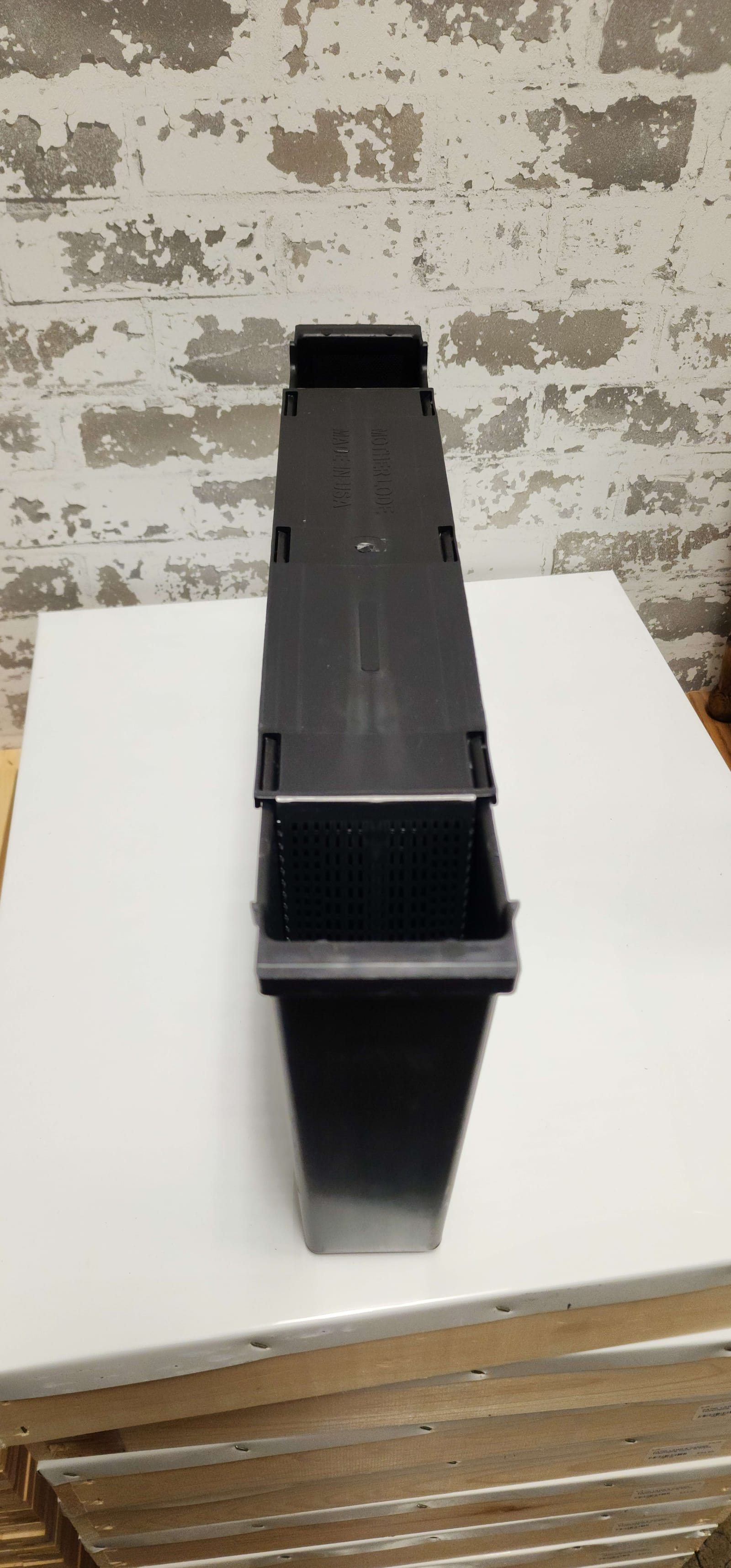1 Gallon Frame Feeder — view 2